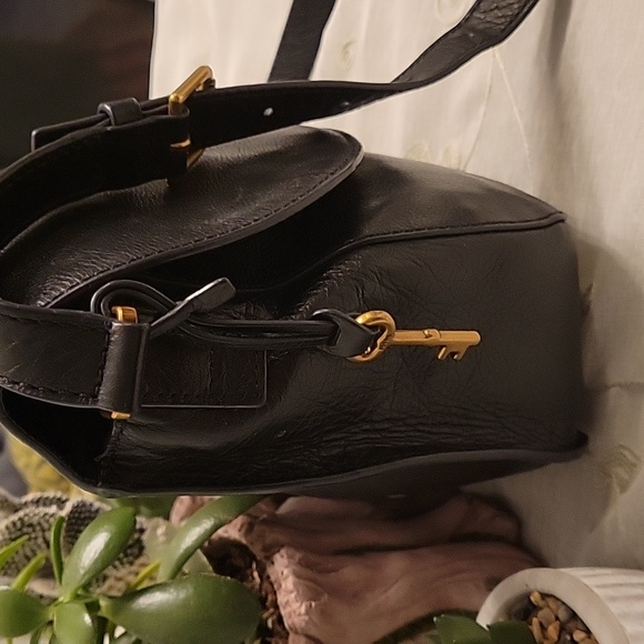 EUC vintage leather Fossil crossbody bag - Picture 16 of 16